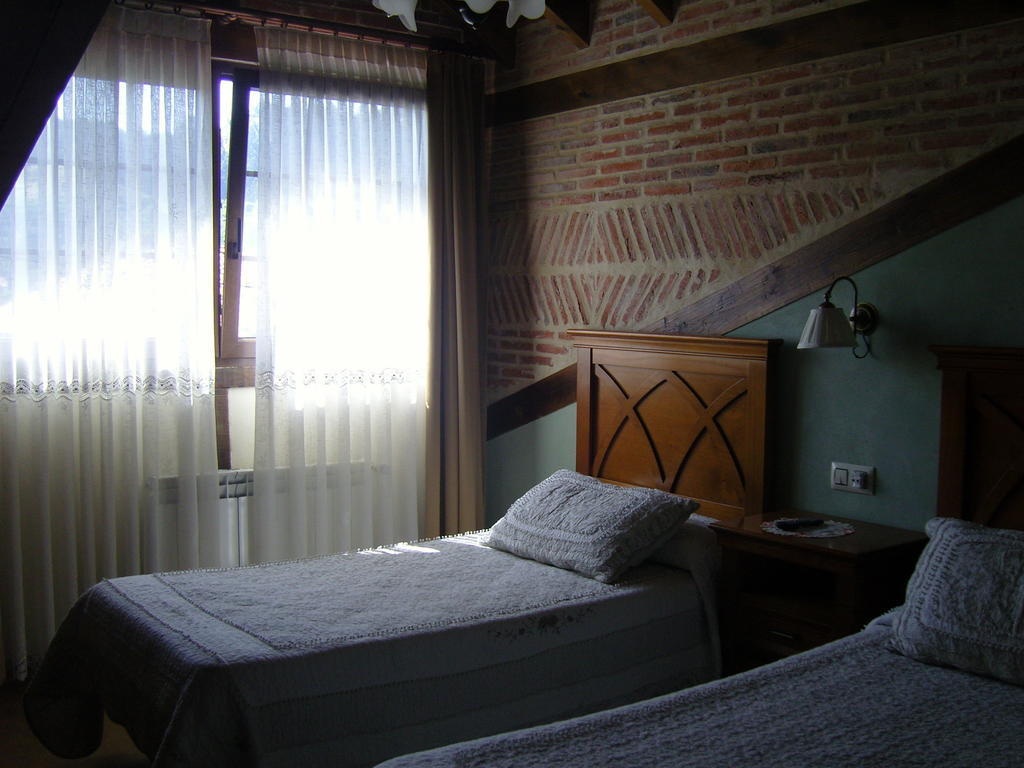 Casa Paulino Hotel Corrales De Buelna Buitenkant foto